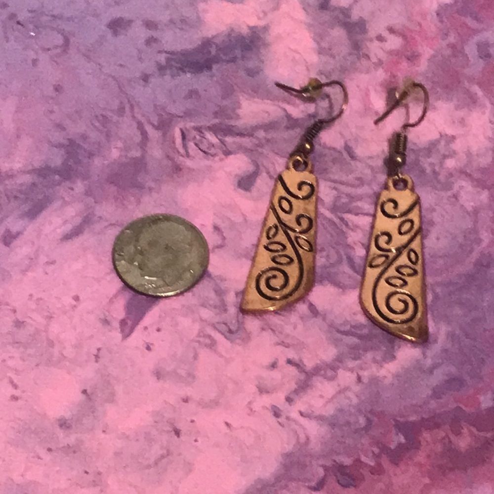 Copper Toned Abstracted Etched Unbranded Dangle Earrings - Picture 4 of 5